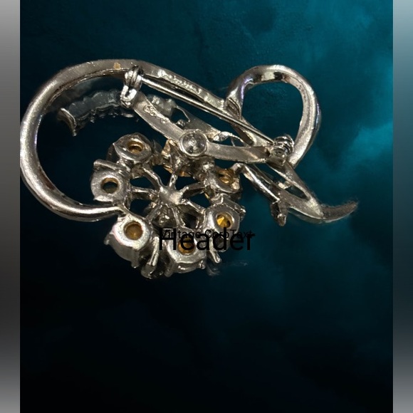 Vintage 1950’s Classic Coro Brooch With Baby Blue Rhinestones - Picture 4 of 8